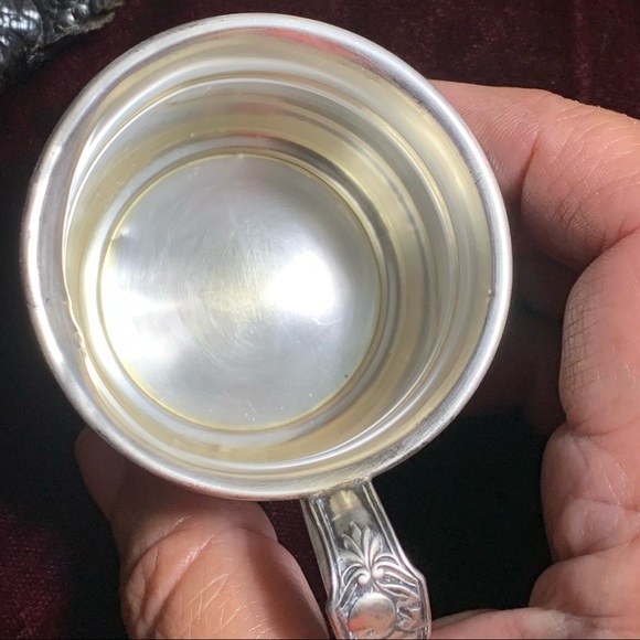 Webster Sterling Baby Cup - Picture 3 of 12